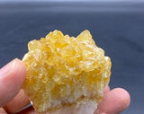 Racimo citrino calentado - cristal citrino - amatista natural calentada a citrino - 70,4 x 47x 39,5 mm - 168 gramos